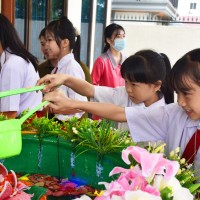 Kegiatan Prosesi Pemandian Rupang Buddha Dalam Rangka Hari Tri Suci Waisak 2568 BE | SD METTA MAITREYA